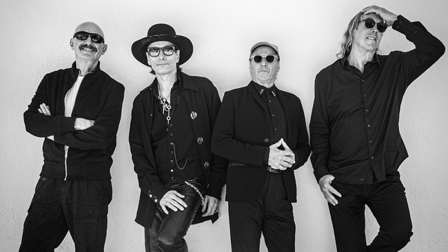 BEAT performing KING CRIMSON