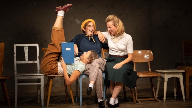 Caroline Tajib-Schmeer: Faschingsdienstag 1945