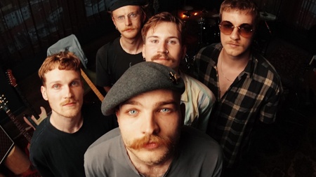 mogel: Rock, Indie & Punk im Stereo Wonderland