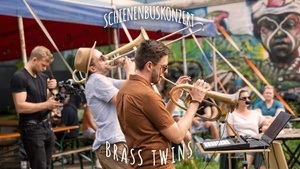 Schienenbuskonzert mit Brass Twins