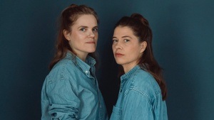 Meike Droste, Fritzi Haberlandt, Sabine Auf der Heyde & Holle Münster: Auf allen vieren – Eine Uraufführung nach dem Roman von Miranda July