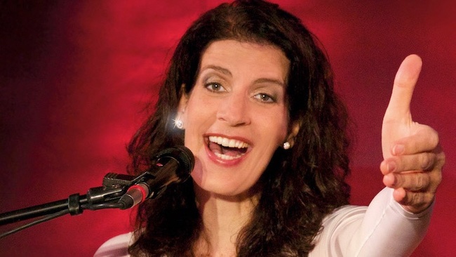 Frau Höpker bittet zum Gesang - Das Mitsingkonzert