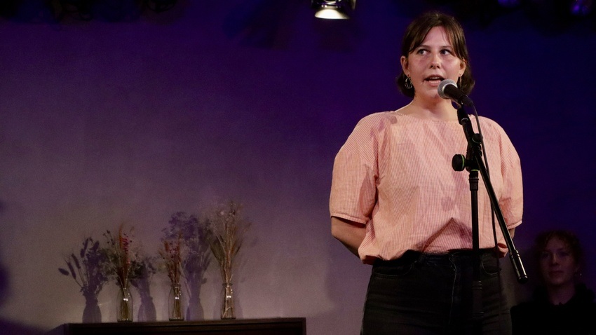 Eine Stunde Poetry Slam | 2 Shows um 18:30 Uhr und 20 Uhr