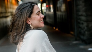 WOHNZIMMERKONZERT Mit CAT RAY  (Singer-Songwriter, DE)