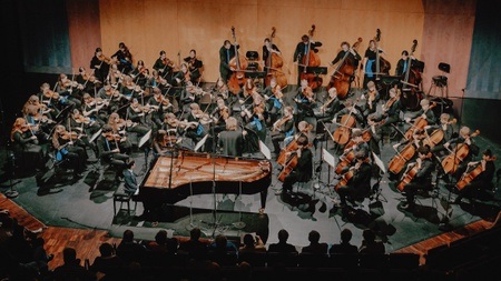 Deutsche Streicherphilharmonie & Louis Zhang - Divertimento