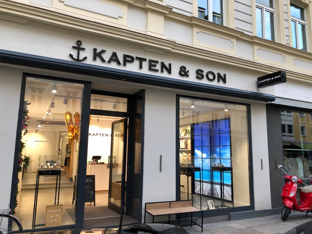 Late Night Shopping - Summer Sale
