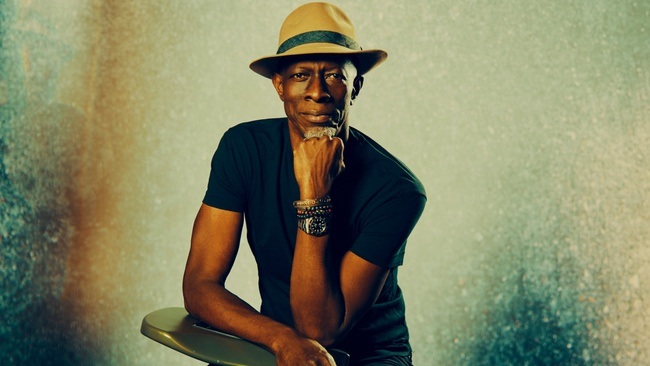 KEB' MO'