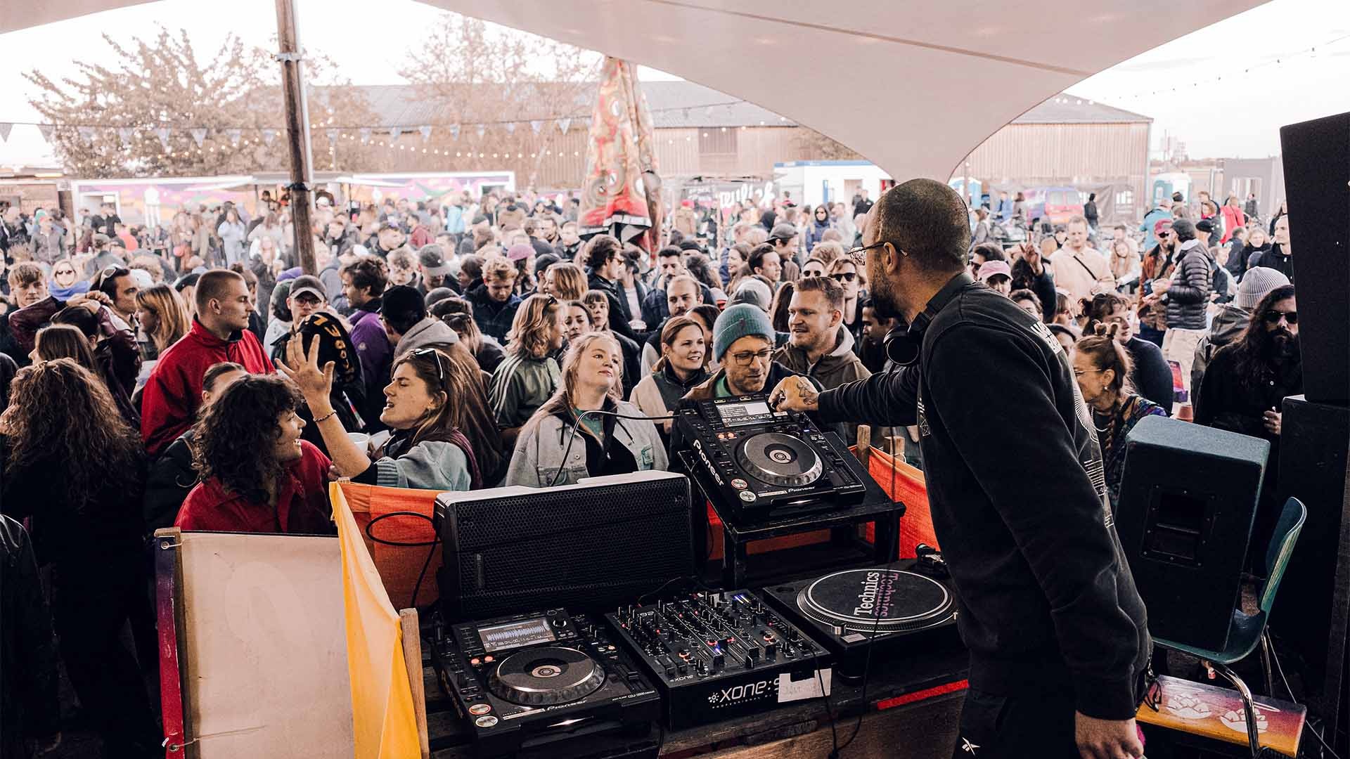 Neulich Biergarten Closing Rave