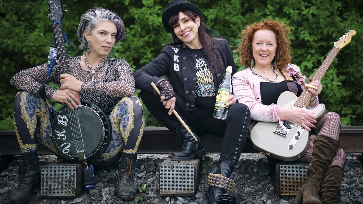 VKB Band / Vicki, Kristina, Barcelona