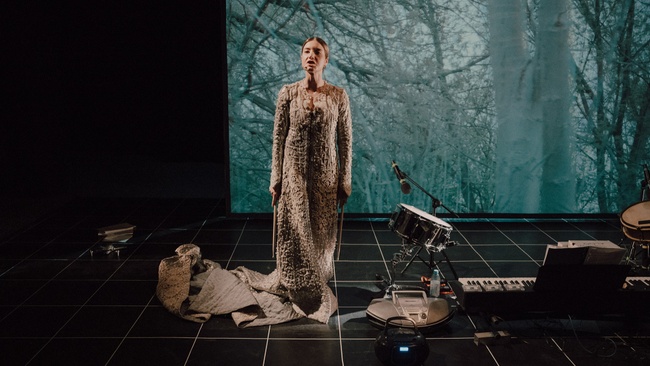 Magda Szpecht | She stands in the Middle of the Battlefield