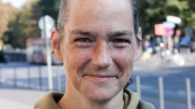 Stadttour mit wohnungsloser Person