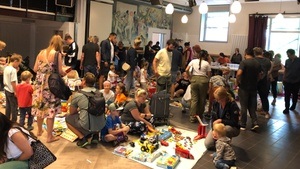 4. LOLA FAMILIENTAG - Deckenflohmarkt, Bilderbuch-Theater & Mitmachmusik