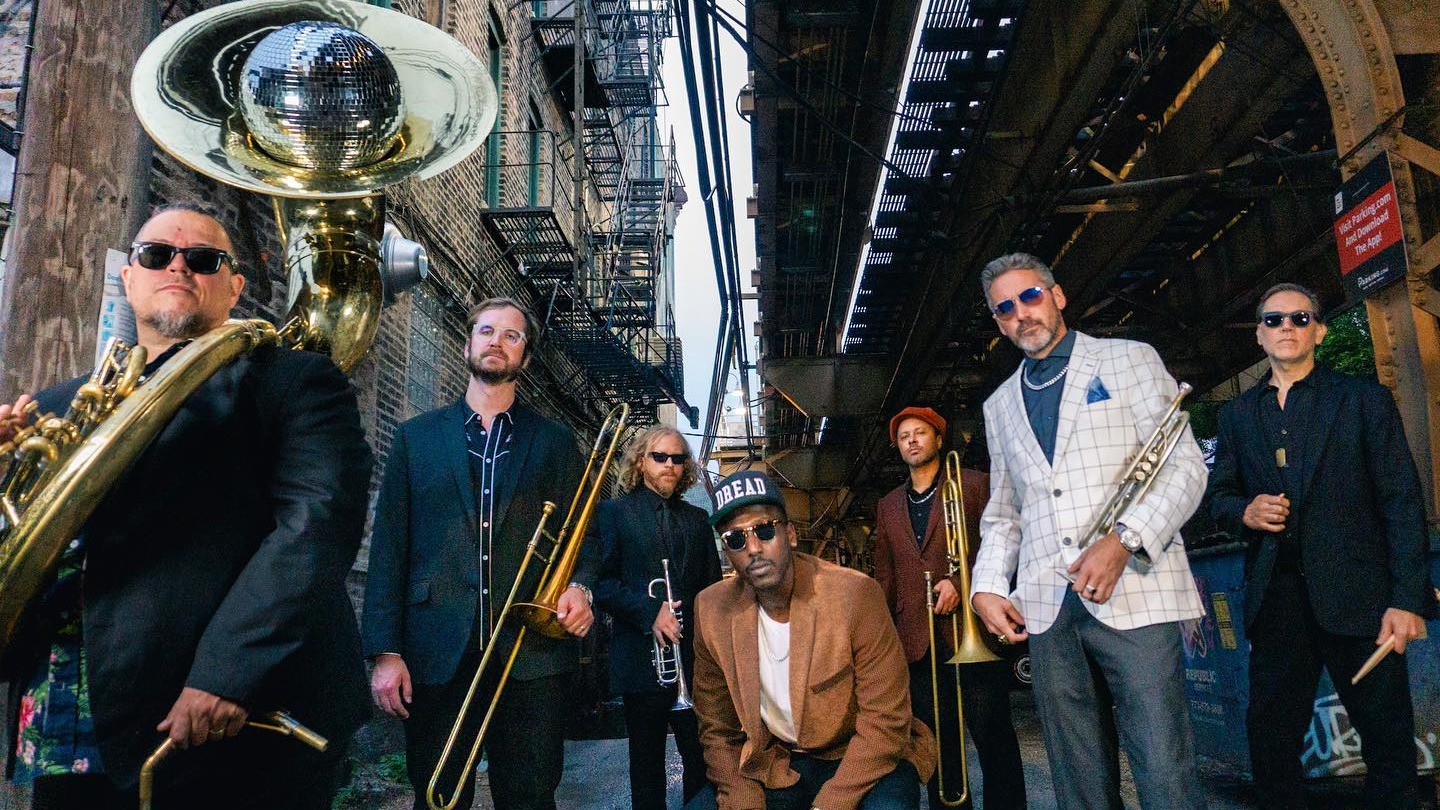 Chicago Horns Take Stadtgarten: LowDown Brass Band