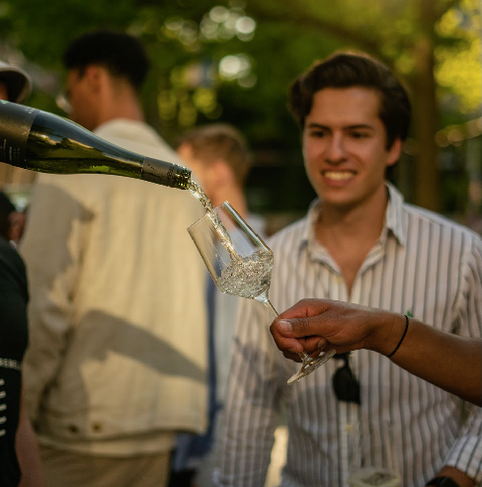 Wine & Food Walking Tour MAXVORSTADT!