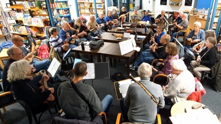 Ukel-Session – präsentiert vom 1. Bremer Ukulelenorchester