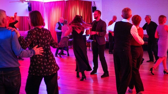 Tanz-Café Standard & Latein am Sonntag