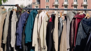 Riesentrödelmarkt an der Galopprennbahn