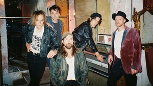 Sid Vision + Riot Spears + A Lazy Cat // Neue Zukunft