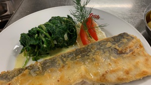 Traditionelles Fischessen