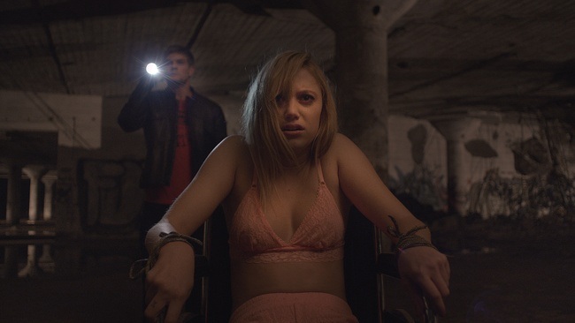 "Sunday Séance": IT FOLLOWS (OmU)