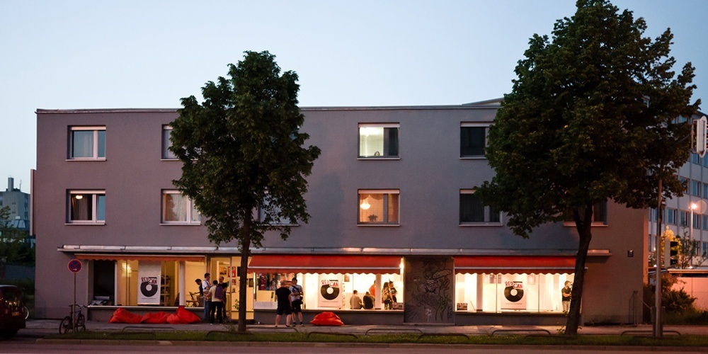 ZWISCHEN - WELTEN | Ausstellung