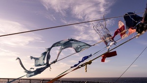 Führung durch die Ausstellung "We are Full of Winds and Sea and Solar Threads"