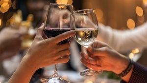 Stand-up-Tasting im Kölner Weinkeller - Festlich – Weinraritäten im Advent