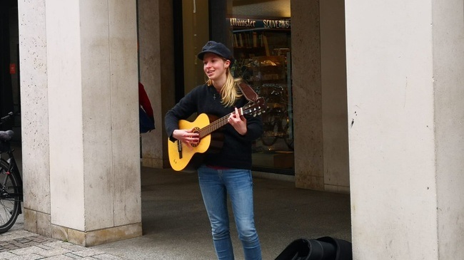 Live Musik mit Ronja