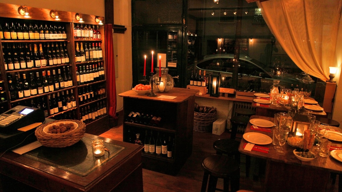 Le Caveau Weinhandlung und Weinbar