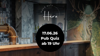 Pub Quiz im Hand aufs Herz