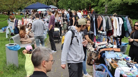 Inklusiver Familienflohmarkt im Grünen