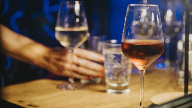 Hamburgs Wein- & Küchenparty – Tanz in den Mai! 🌸🍷