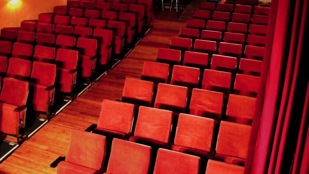 Queerfeministische Stand Up Comedy von FLINTA* und queer Comedians