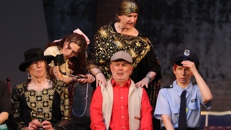 »Bares, Rares – und weg war es!«  Kriminalkomödie