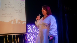 🏳️‍🌈🏳️‍⚧️ LOVE AT FIRST SLIDE QUEER EDITION München 🏳️‍🌈🏳️‍⚧️ Power Point Dating by Rausgegangen | Presenter Ticket