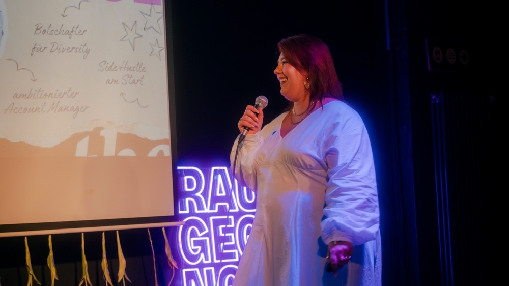 🏳️‍🌈🏳️‍⚧️ LOVE AT FIRST SLIDE QUEER EDITION München 🏳️‍🌈🏳️‍⚧️ Power Point Dating by Rausgegangen | Presenter Ticket