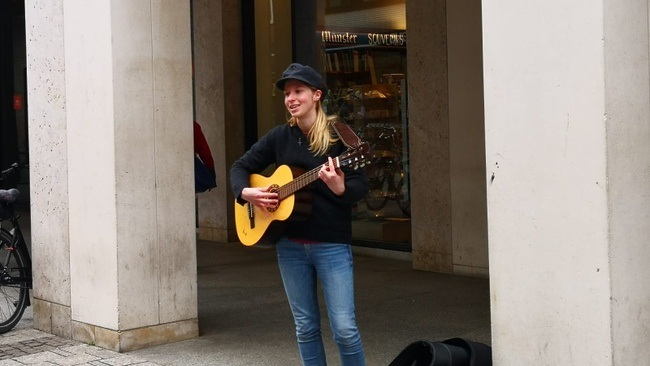 Live Musik mit Ronja