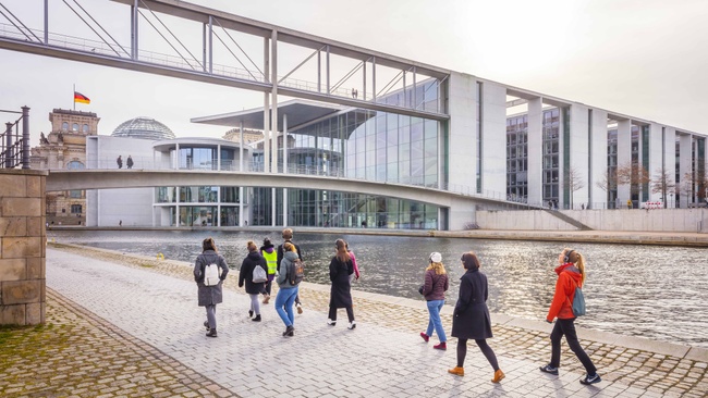 Mission Possible 2046 — Eine fiktionale und interaktive Audio-Expedition in die Zukunft