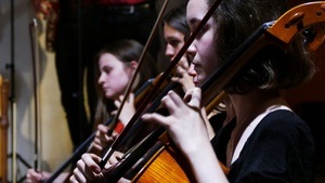 Konzertierendes Museum. Musiksalon mit Moderation im Musikinstrumentenmuseum