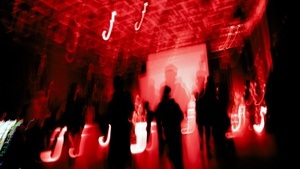 TURNS ECO/EXO: SCREAMING VIBRATION