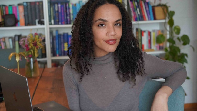 Offene Seiten: Ciani-Sophia Hoeder