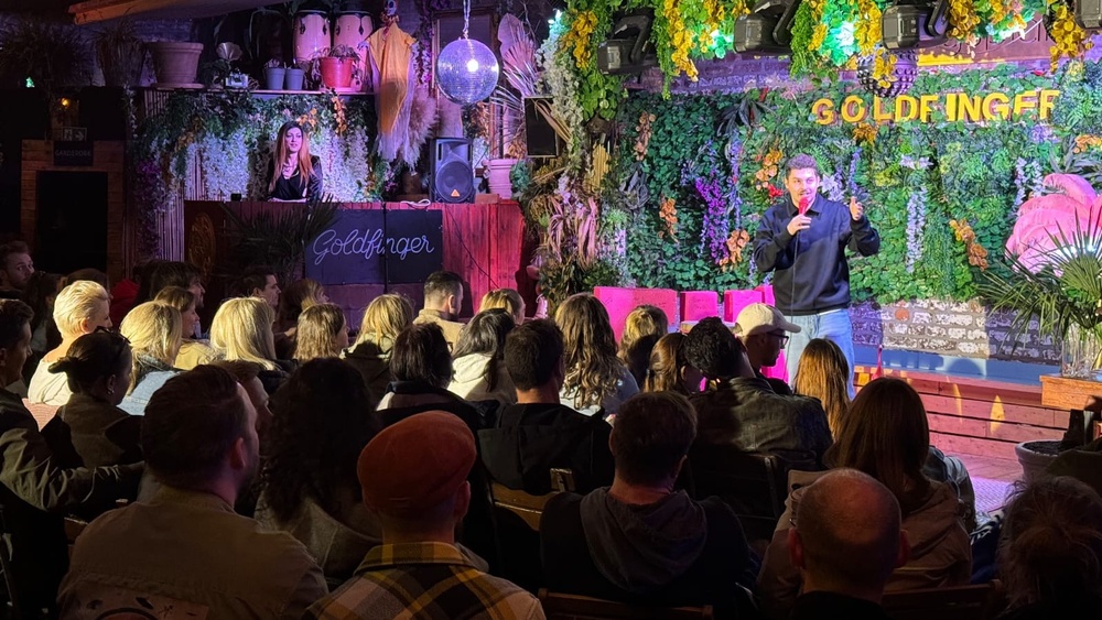 🥂 Casual New Year – Goldfinger Köln