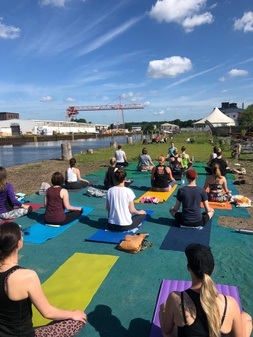 Yoga Brunch am Umschlagplatz
