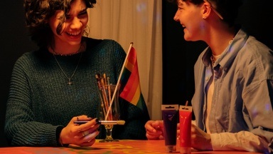 PRIDE-DIY: Demoschilder & Pride-Accessoires gestalten