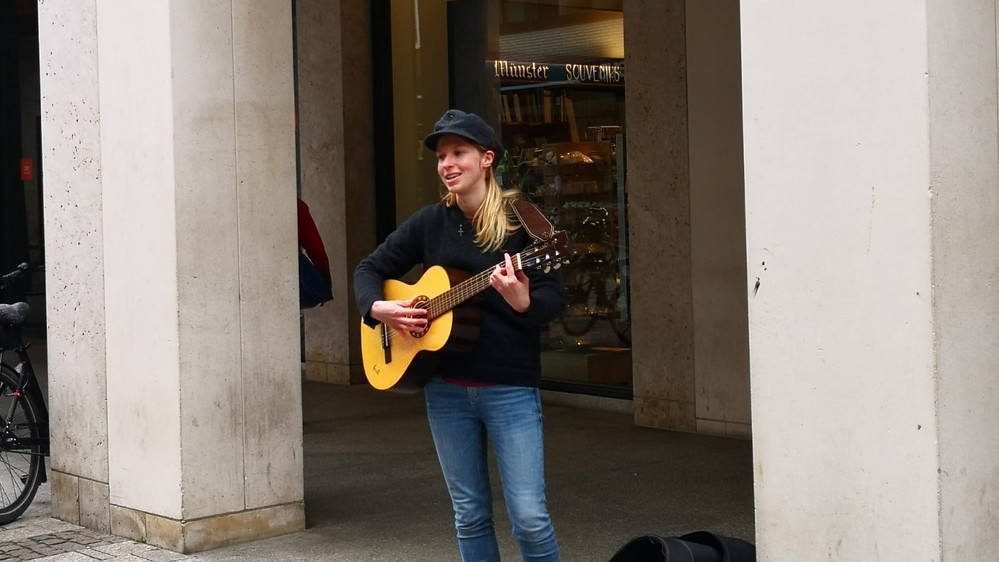 Live Musik mit Ronja