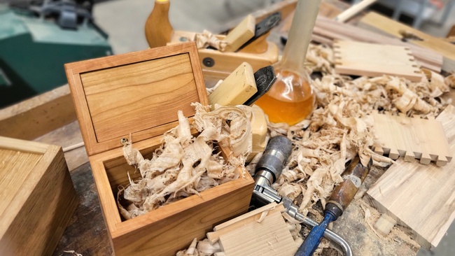 Wie in Großvaters Werkstatt | Eine Schmuckschatulle in Handarbeit