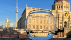 Über Wasser… aus der Pfütze. Kunst & Wissenschaft im Gespräch