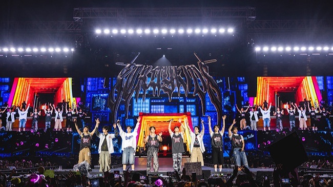 Stray Kids: The dominATE Experience