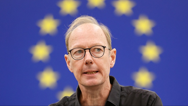 MARTIN SONNEBORN »Krawall und Satire«