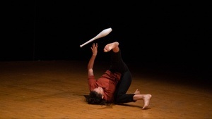 WORKSHOP: Moving with objects von Liza van Brakel | CircusDanceFestival 2026